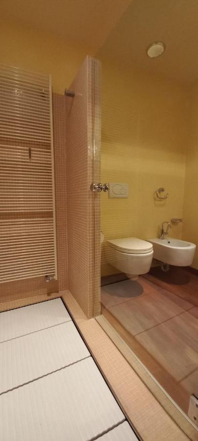 Daisy Apartment In Centro A Como Exterior photo