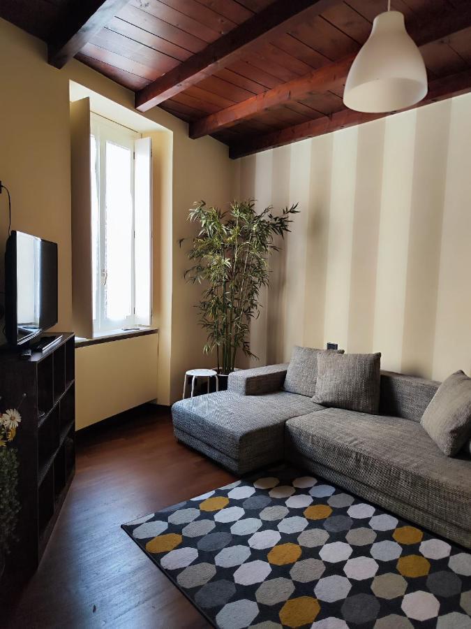 Daisy Apartment In Centro A Como Exterior photo